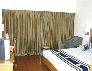 Rukmini Riviera Hotel Hyderabad Exterior foto